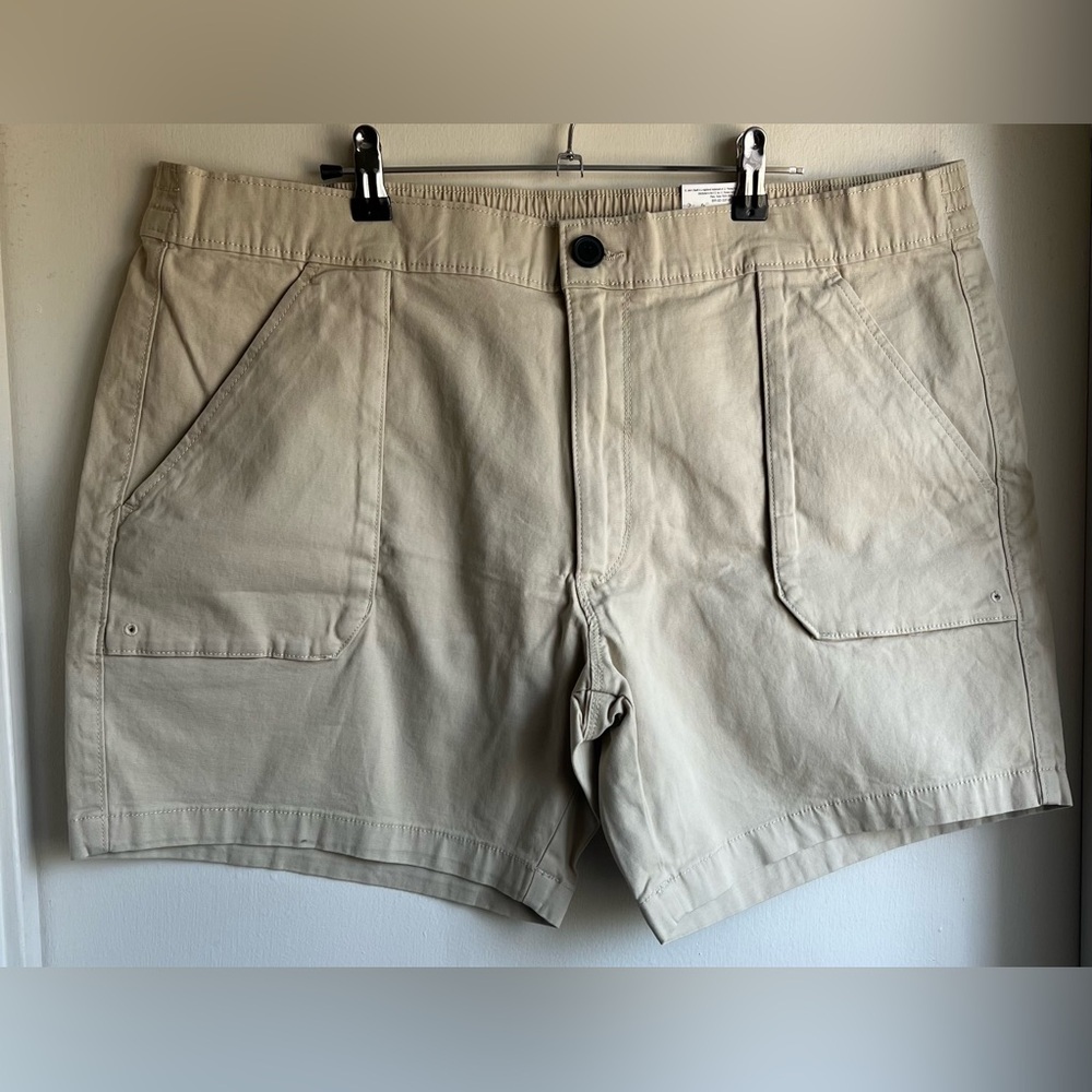 NWT St. Johns Bay Men's Tan Shorts